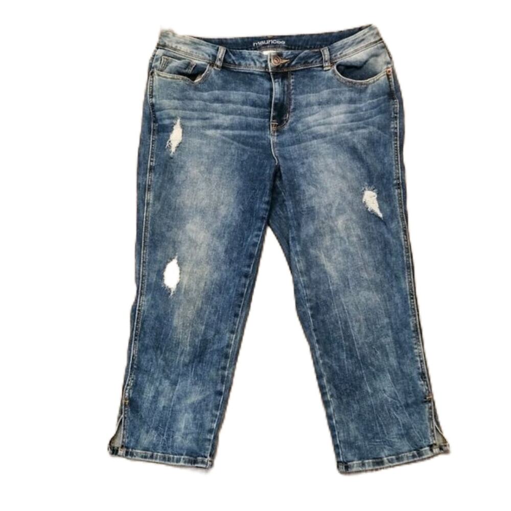 Maurices Capri Pants Size 11/12 – Distressed Mid-Wash